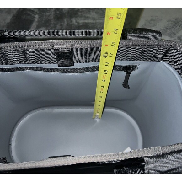 YETI Camino 20 Carryall Tote Bag Black - Picture 4 of 13